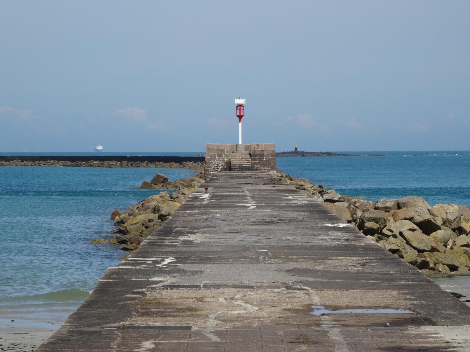 Gite "Rose Des Sables" - 800M De La Plage De Surtainville, Proche Commerces - Piscine En Juillet Et Aout Luaran gambar